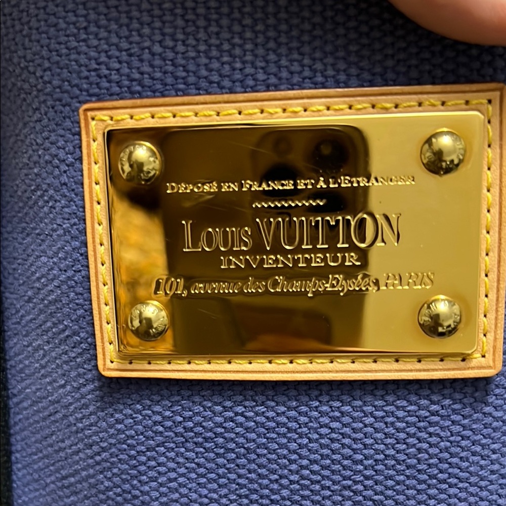 Louis Vuitton Inventeur 101 Avenue des champs-elysées Paris with dust bag - Picture 12 of 12